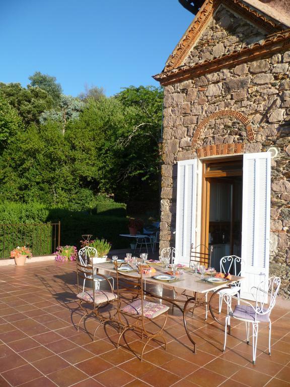 Bed And Breakfast La Maison De Nathalie Les Mayons Εξωτερικό φωτογραφία