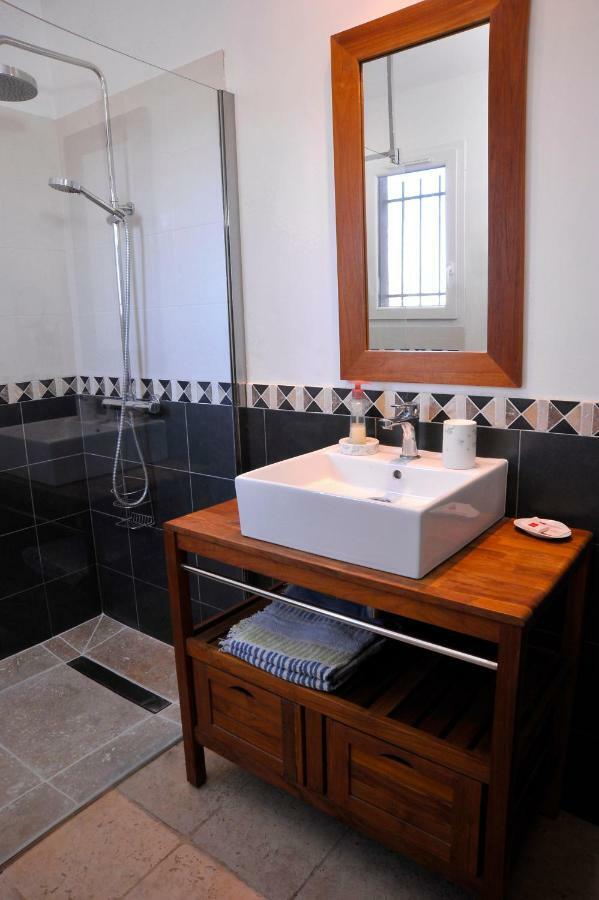 Bed And Breakfast La Maison De Nathalie Les Mayons Εξωτερικό φωτογραφία